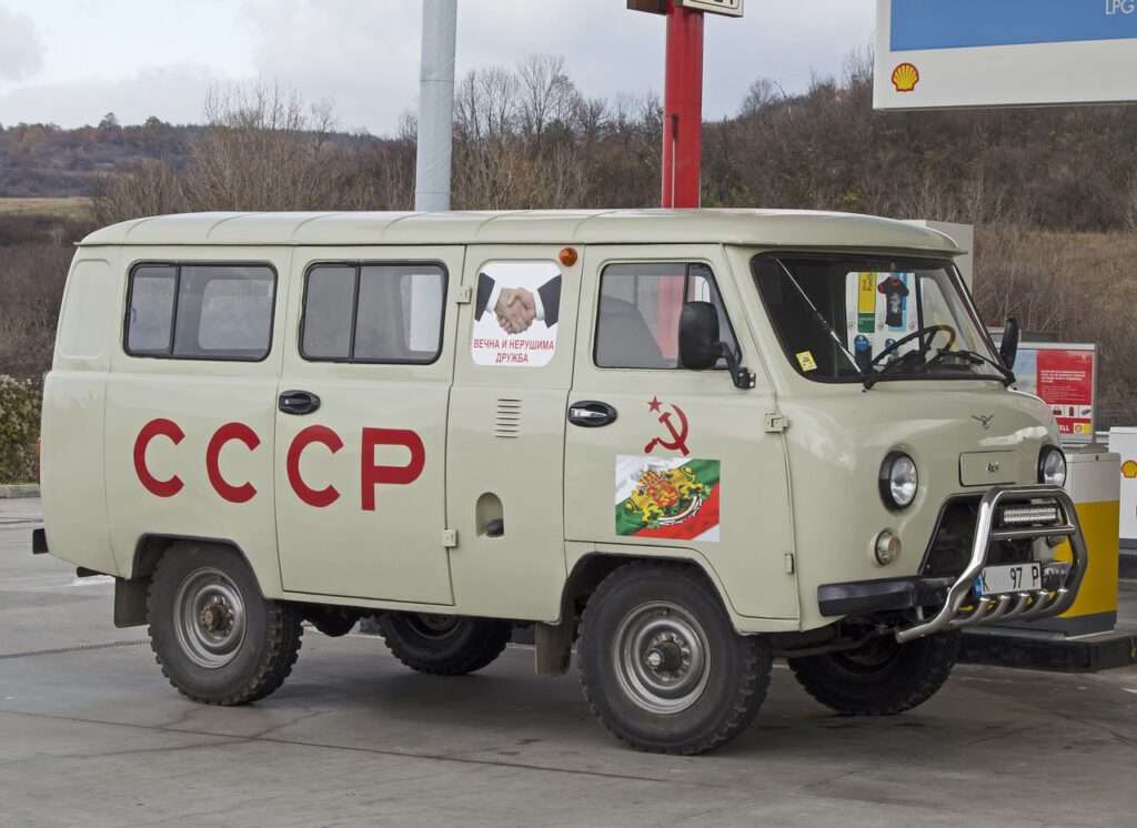 רכב נושא סמל ה-CCCP